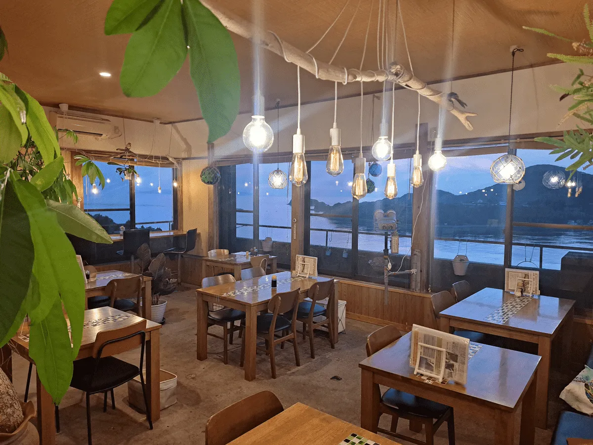 ドライブイン潮騒